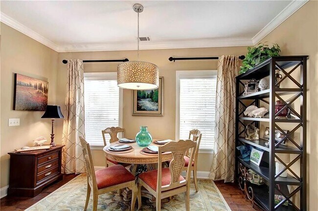 Foto del edificio - 404 Reserve Ln