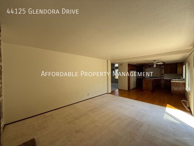 Building Photo - 44125 Glendora Dr