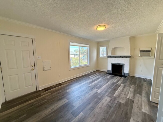 Foto del edificio - Ideally Located 2 Bed 1 Bath Spokane Home ...