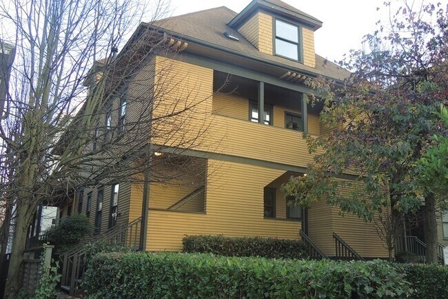 Foto del edificio - 1419 Boylston Ave