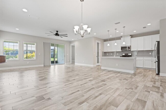 Building Photo - 5607 Limelight Dr