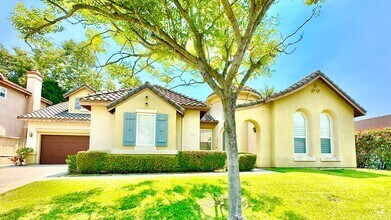 Building Photo - 1031 Inverlochy Dr