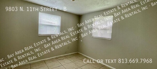 Foto del edificio - 9803 N 11th St