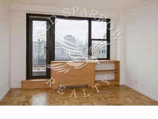 Foto principal - 320 E 23rd St