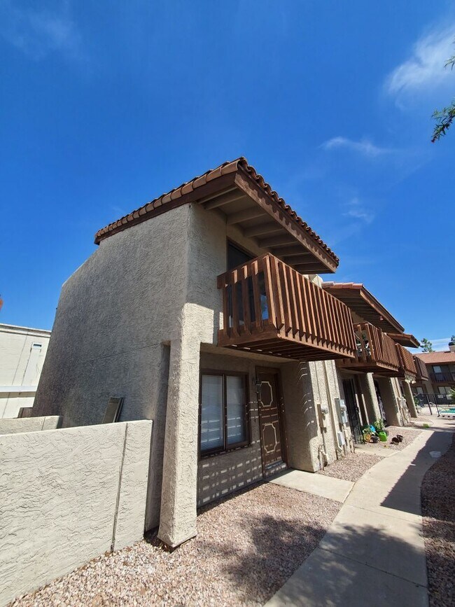 Foto del edificio - Townhome - newly remodeled kitchen - priva...