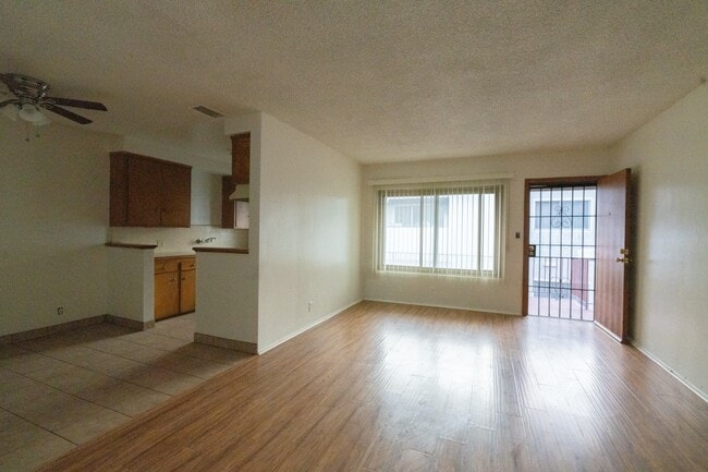 Foto del edificio - 234 E Tamarack Ave
