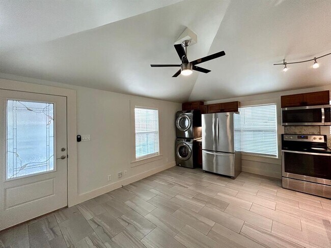 Foto del edificio - 113 Pacific St