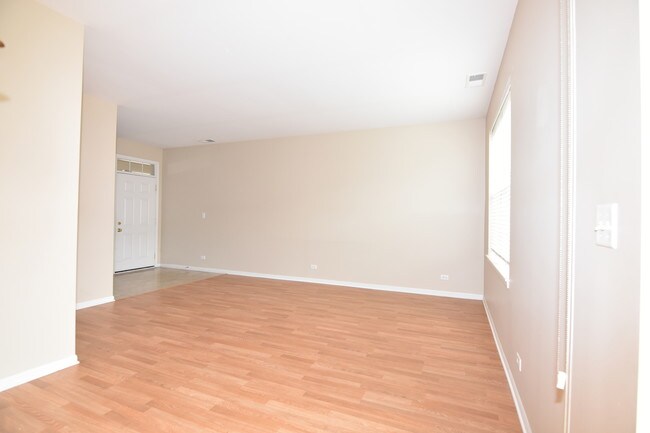 Building Photo - 501 Silver Charm Dr