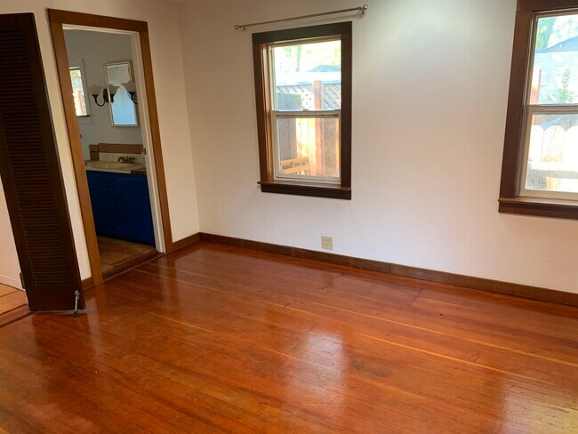 Foto del edificio - 18300 Clayton Ave