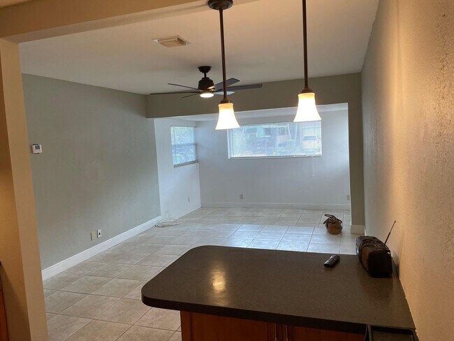 Foto del edificio - 319 SW 15th St