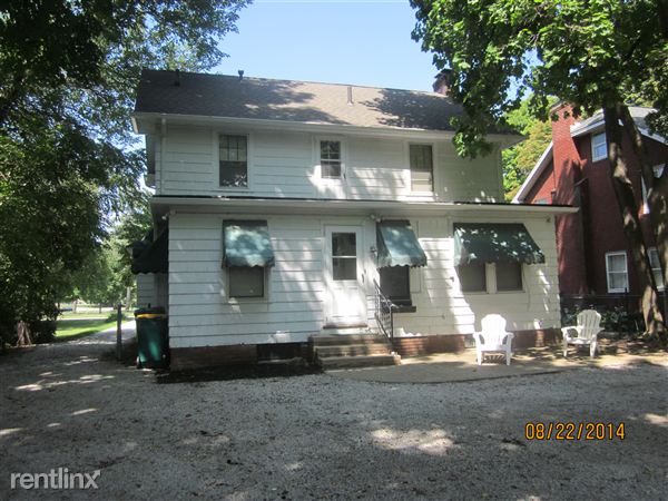 Building Photo - 8028 Mentor Ave