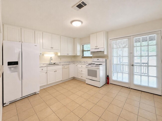 Building Photo - 309 Cecelia Dr NW