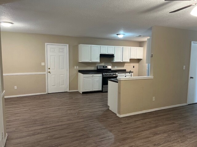 Building Photo - "Charming 3-Bedroom with 2 Full Baths in F...