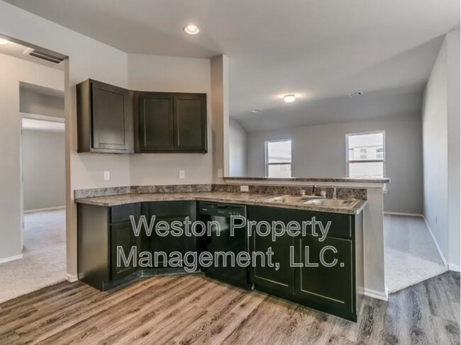 Foto del edificio - 9720 High Noon Rd