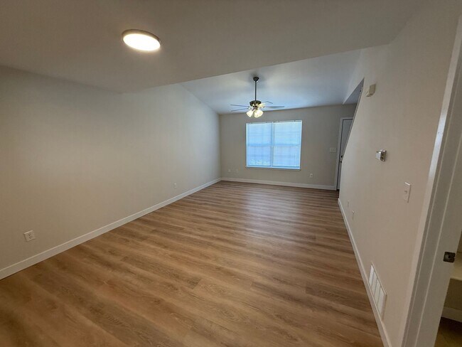 Building Photo - 1512-1514 Citadel Dr.