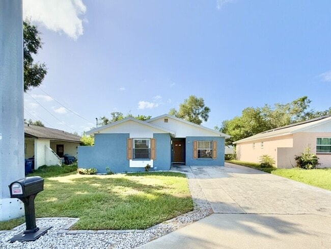 Photo - 2917 E Yukon St House