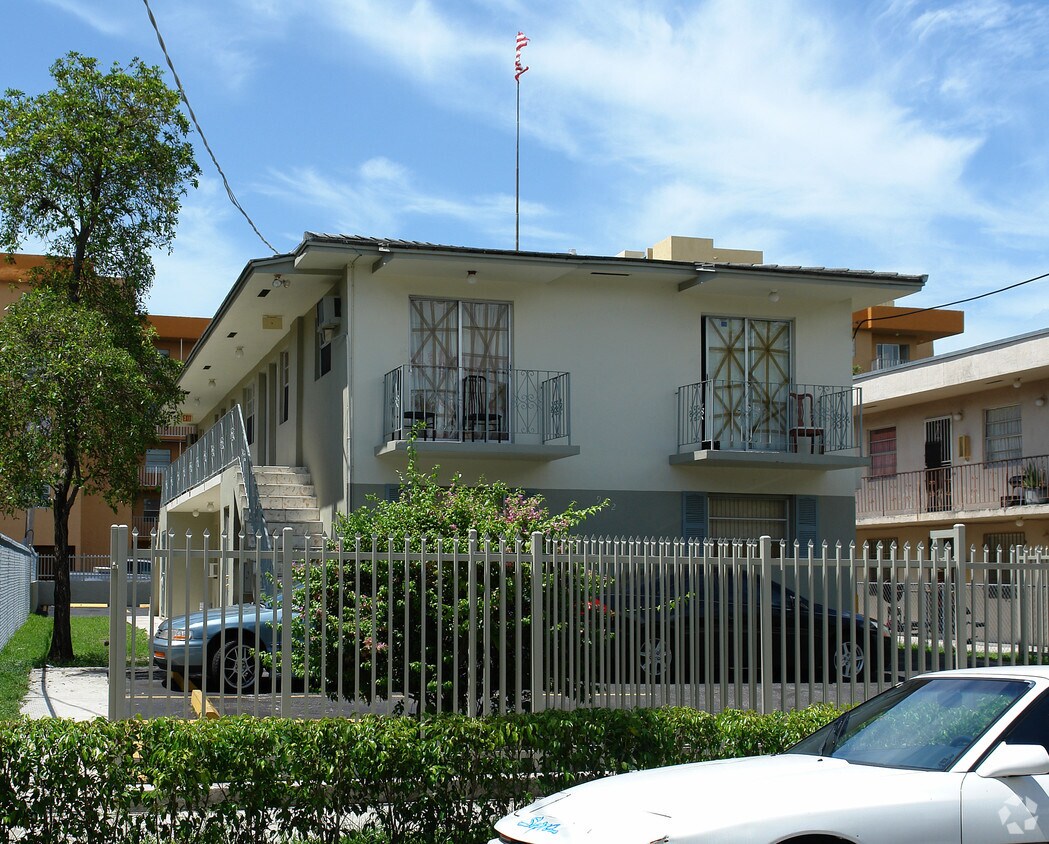 Building Photo - Riverview Quarters