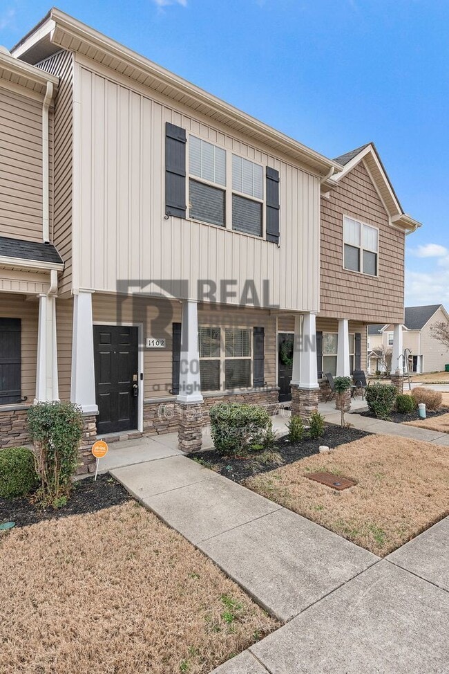 Building Photo - 1702 Sprucedale Dr