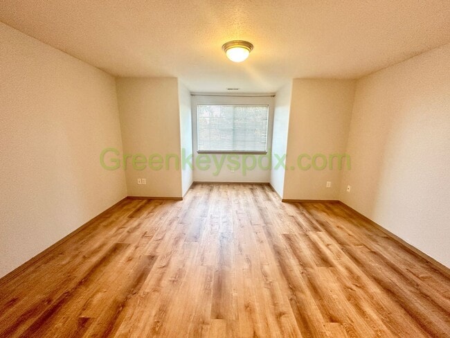 Building Photo - 3-Bedroom, 2-Bathroom Row House Near Alber...
