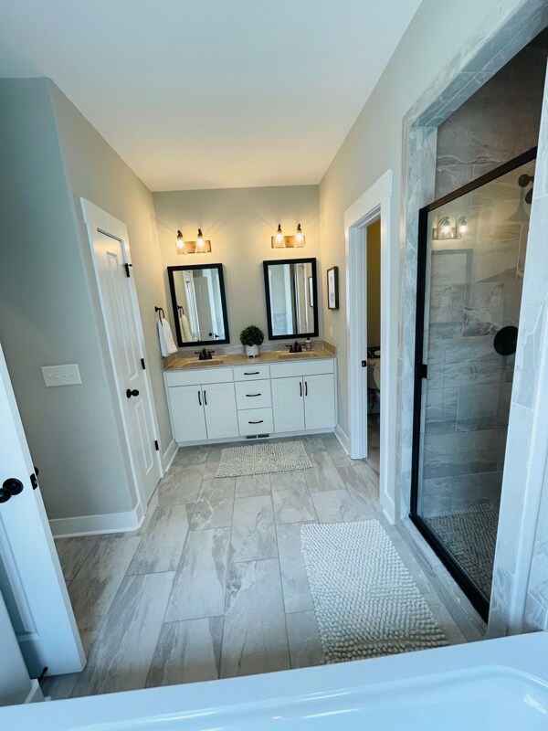 Foto del edificio - 266 John Duke Tyler Blvd