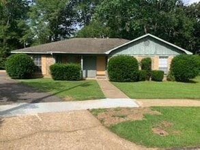 Building Photo - 6009 Glencrest Ct
