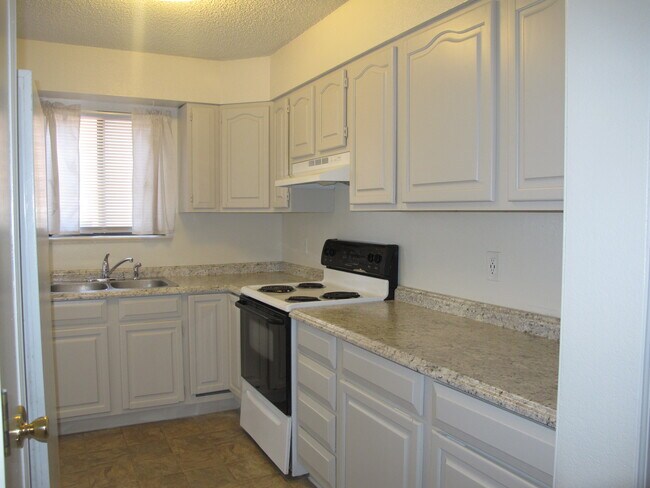 Foto del edificio - 3190 1/2 Hill Ave