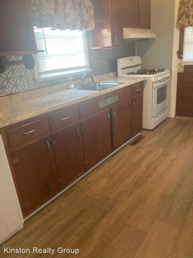 Foto del edificio - 3 br, 1 bath House - 1113 Sycamore