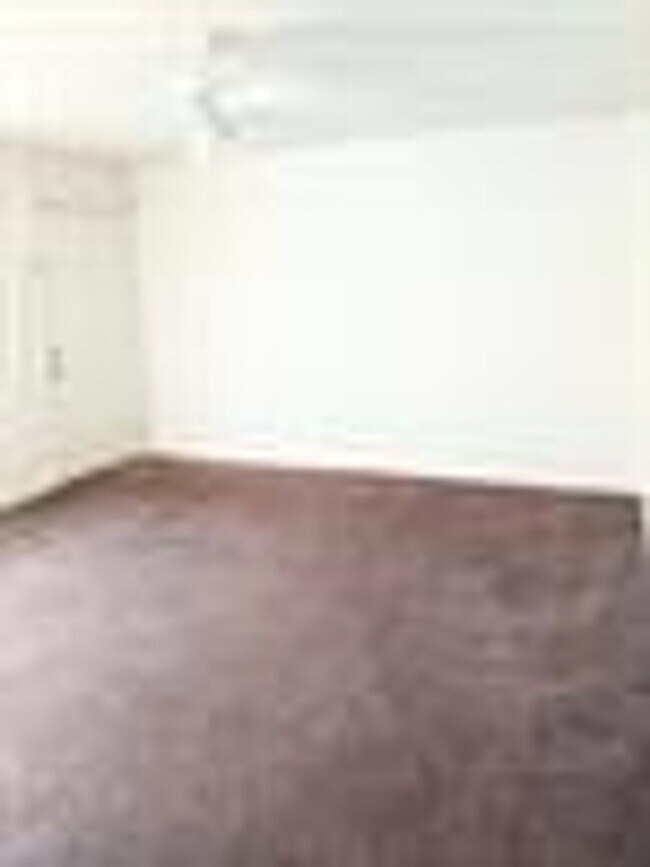 Foto del edificio - 6403 Hollis Ave