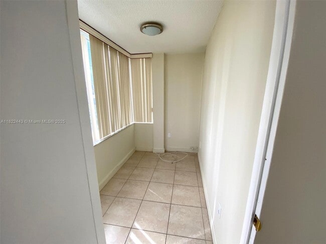 Building Photo - 250 180th Dr