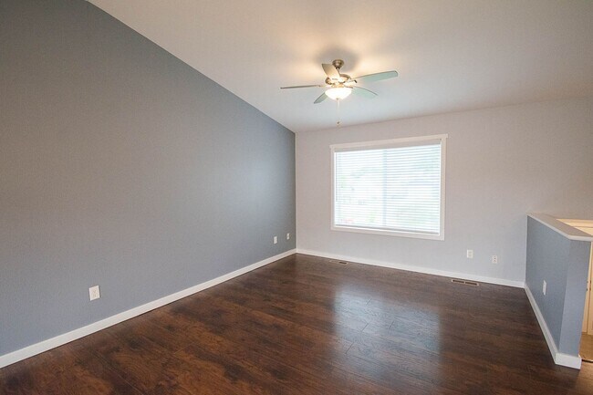 Foto del edificio - Gorgeous 4br home on nice lot with no backyard neighbors!