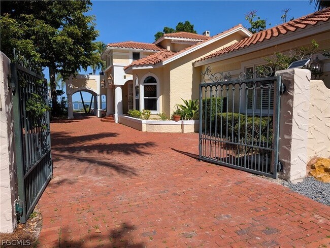 Foto del edificio - 2878 Valencia Way