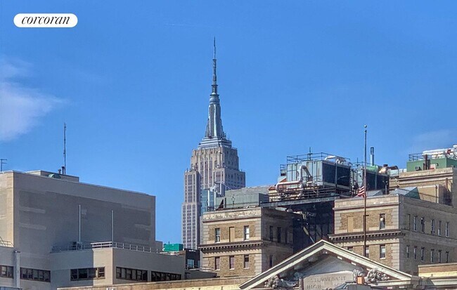 Building Photo - 400 E 14th St