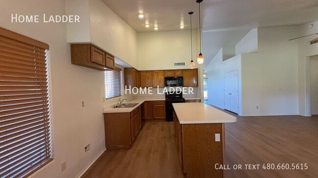 Foto del edificio - 440 N Leoma Ln