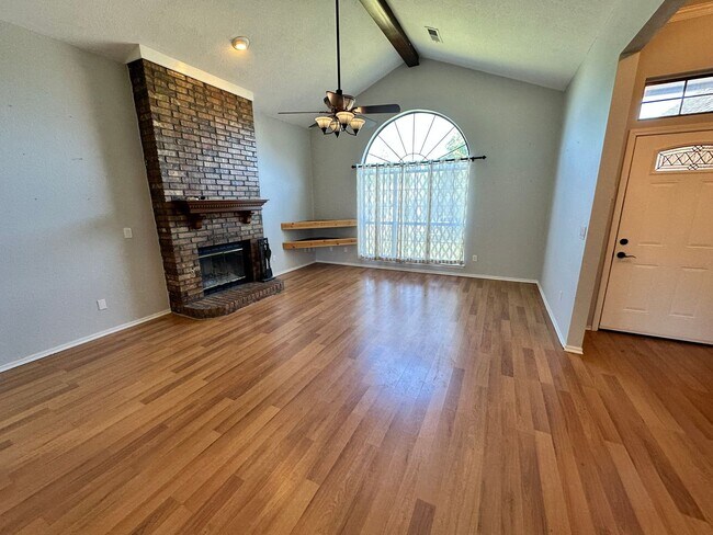 Building Photo - 3 Bed 2 bath SE OKC