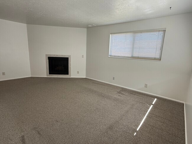 Building Photo - 2196 w 5600 s