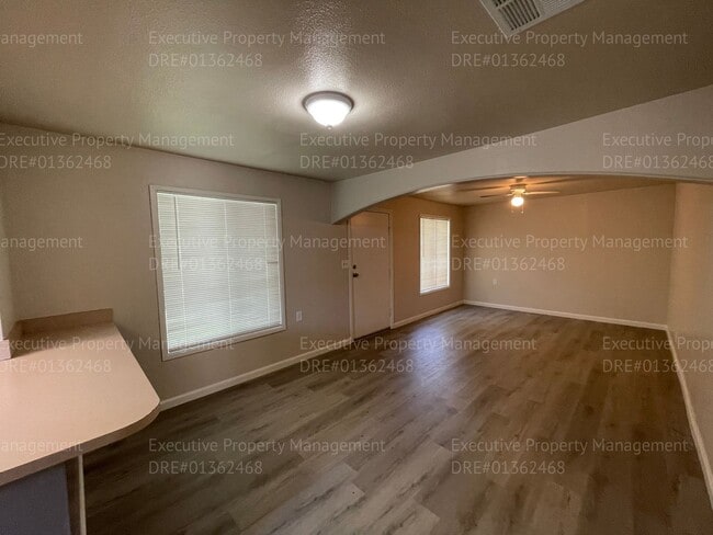 Building Photo - 709 Francis St