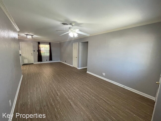 Building Photo - 3 br, 2 bath House - 820 Dee Lane