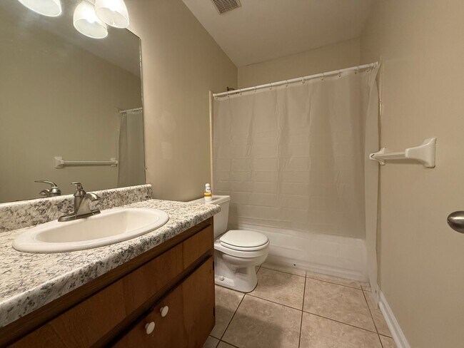 Foto del edificio - Eastside townhome off Park Ave avail NOW!
