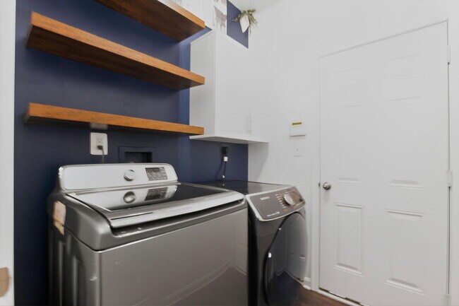 Foto del edificio - 3256 Truffle Glen Pl