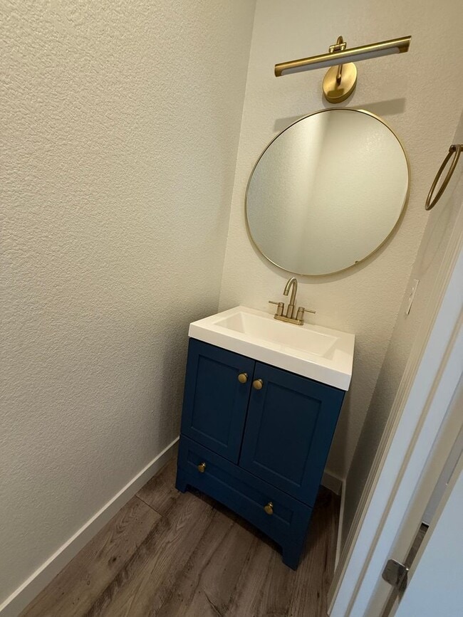 Building Photo - Move in Special!!  Half off the First Month!