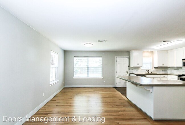 Building Photo - 3 br, 2 bath House - 2602 33rd Street