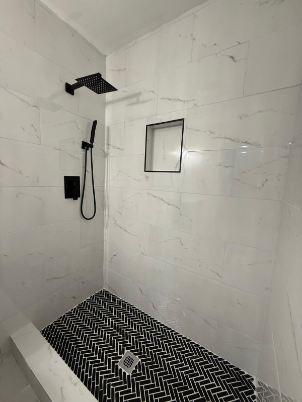 Photo - 320 University Blvd E House