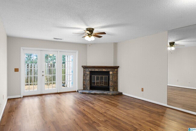 Foto del edificio - 3426 Wildewood Dr