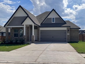 Building Photo - 352 Keefer