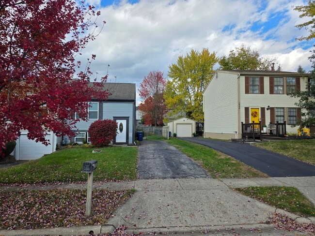 Building Photo - 3000 Essington Dr