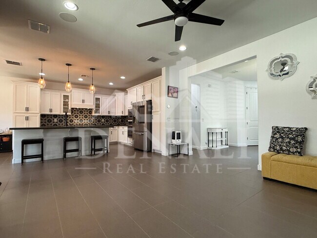 Foto del edificio - 1729 W Myrna Ln