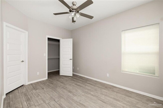 Foto del edificio - 2105 Davenport St