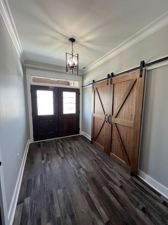 Building Photo - Beautiful Home in Grove Point Subdivision