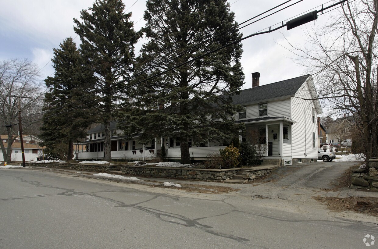 212 Lake St, Whitinsville, MA 01588 Apartments Whitinsville, MA