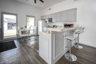 Interior Photo - Aspen Place